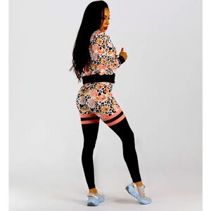 NOIREBLANC Peaches and Cream set